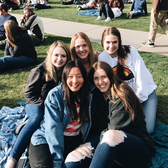 Meet your Posher, Kylie - Picture 3 of 5